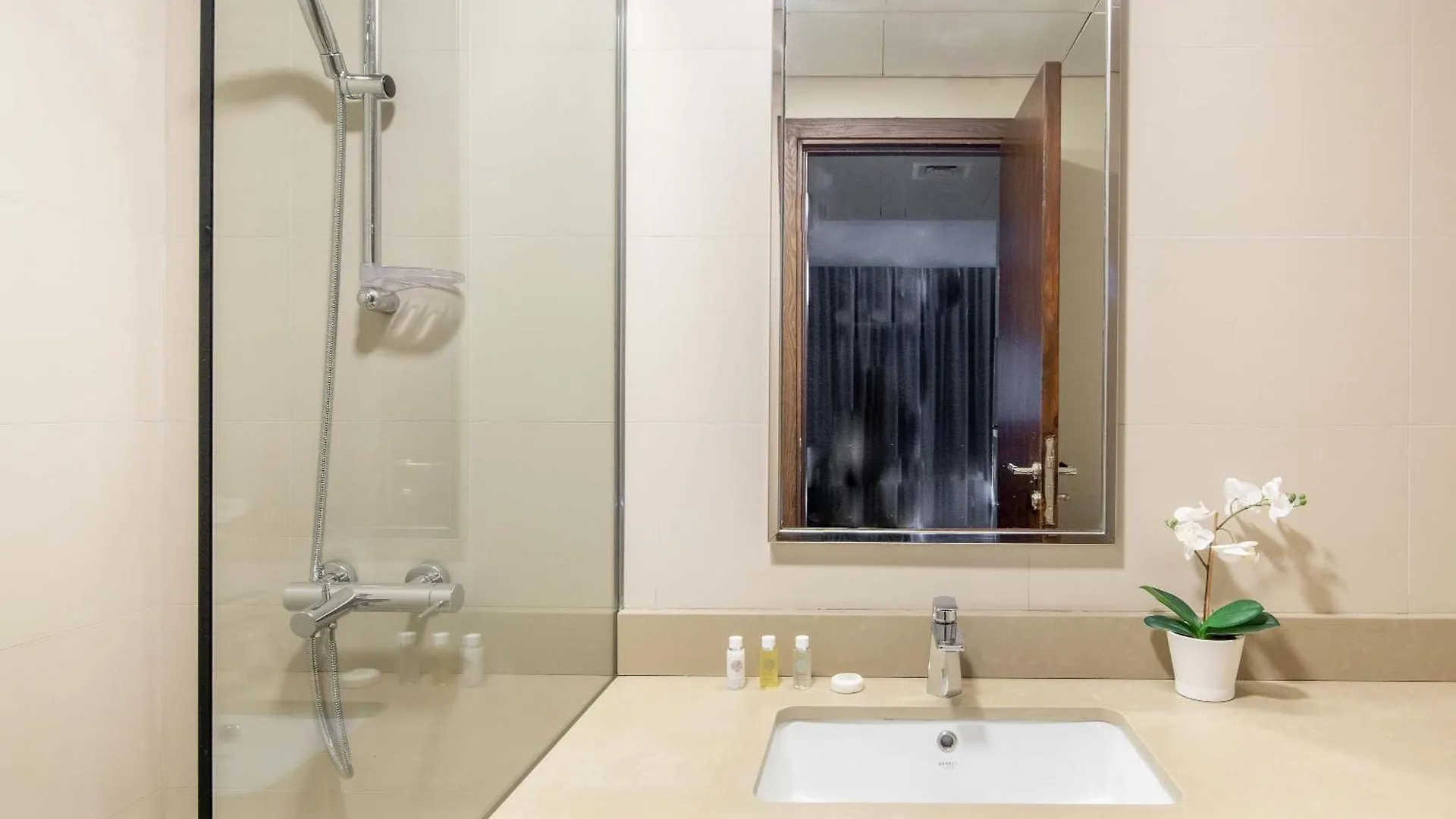 Apartment Silkhaus Large Modern Studio With Burj Khalifa View Dubai